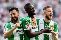 战术严谨，球队全力防守保持不败