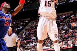 挑战篮球巅峰，无尽潜能，每一场比赛都是重生