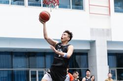 篮球职业聚焦赛事精彩瞬间，球员实力强劲的简单介绍