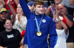 美国游泳名将再添一金，强势领先