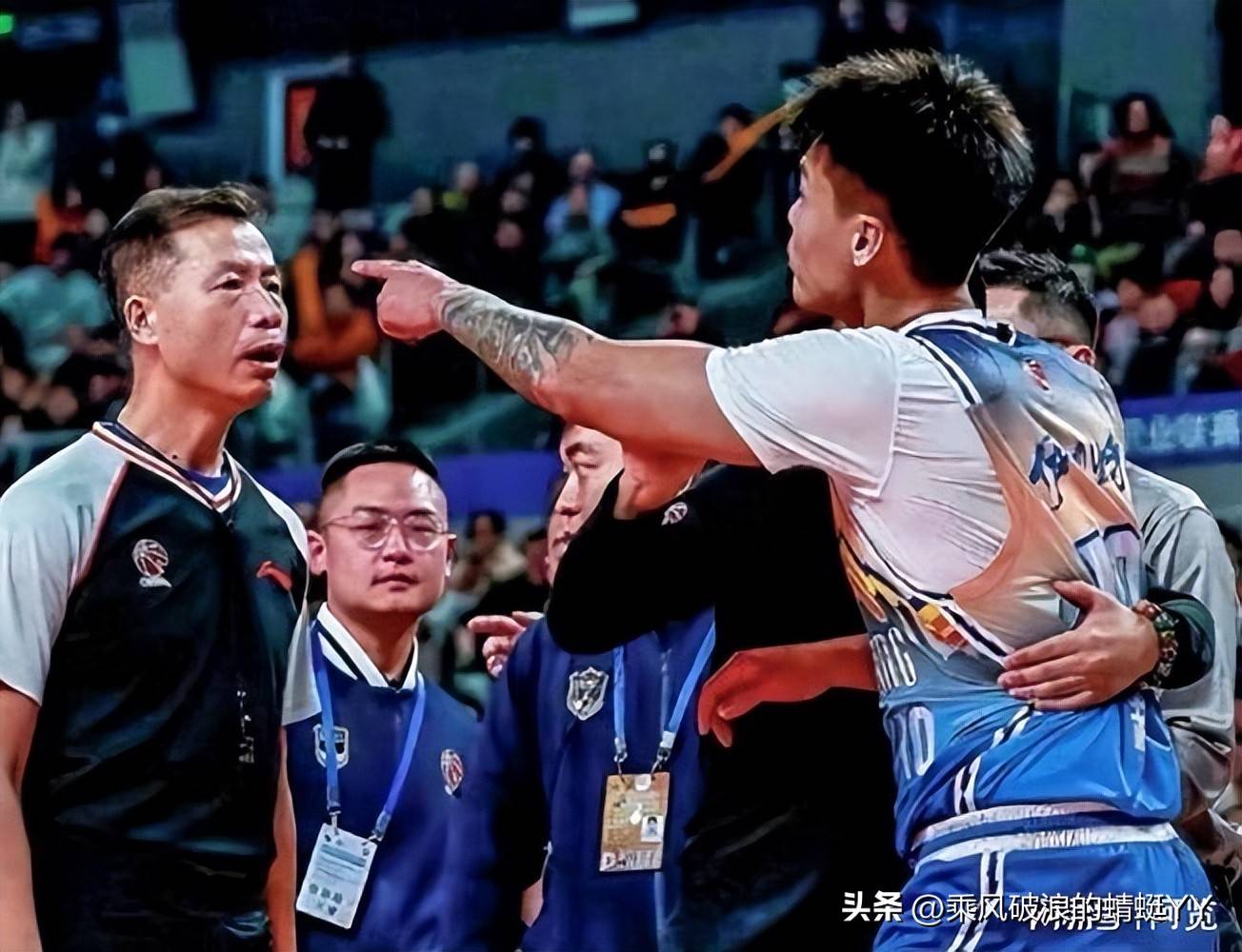 比赛中球员精彩表现引发讨论(在比赛过程中还会出现哪些精彩的球艺)