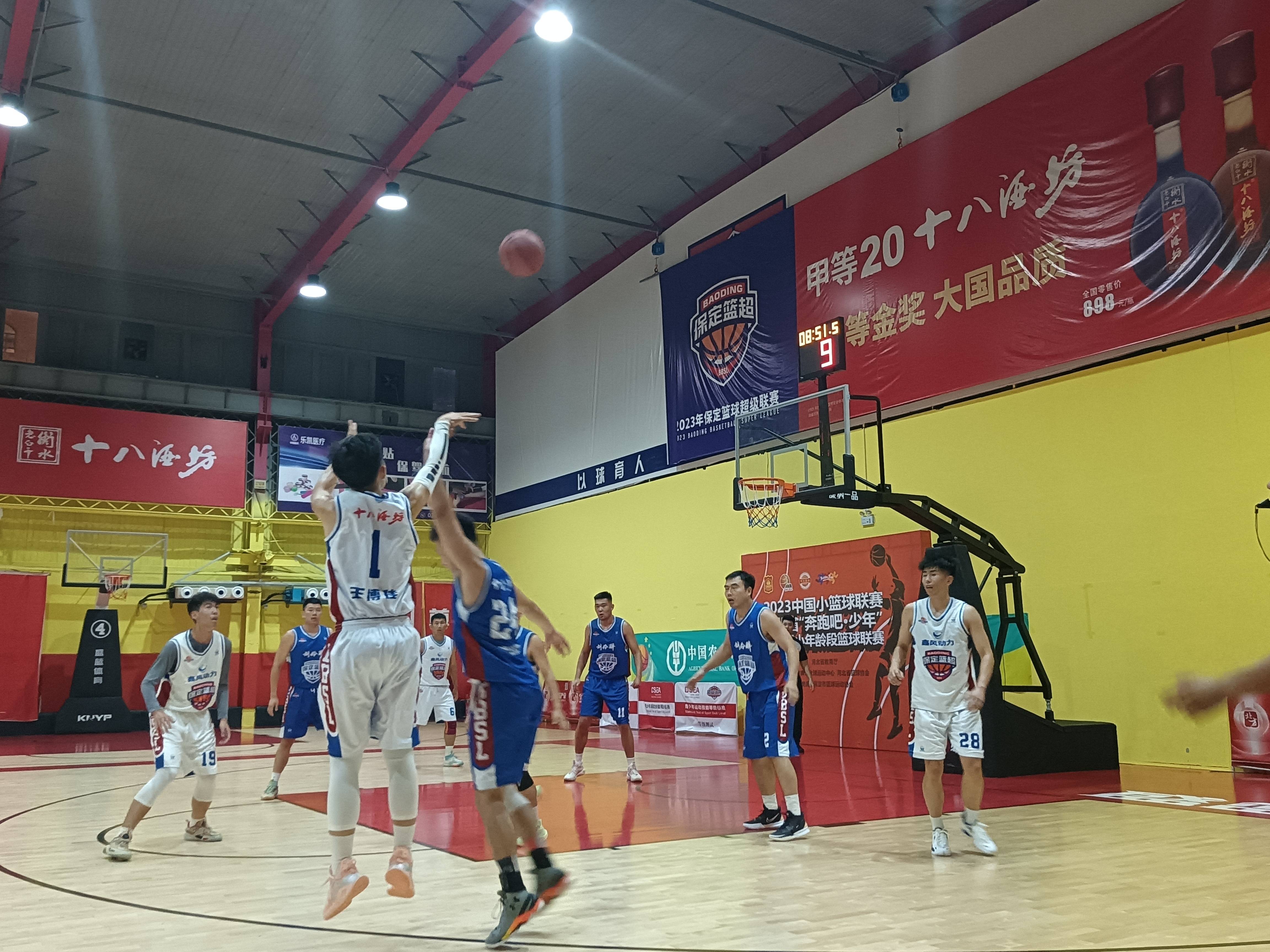 关于篮球城市联赛迎来高潮，精彩对抗精彩纷呈的信息