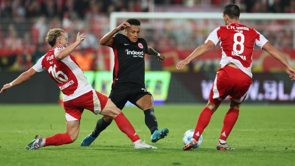 法兰克福主场连胜,远走前列 法兰克福主场连胜,远走前列