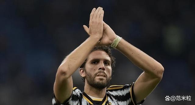 尤文图斯客场战胜卡利亚里，努力夺得胜利